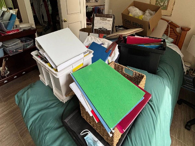 To label things can be an option, but it’s not a must. Some people like it, some don’t. Each item should have at the end a new home. Some items might not match and for that I like to create a <u>junk drawer</u>.<br>